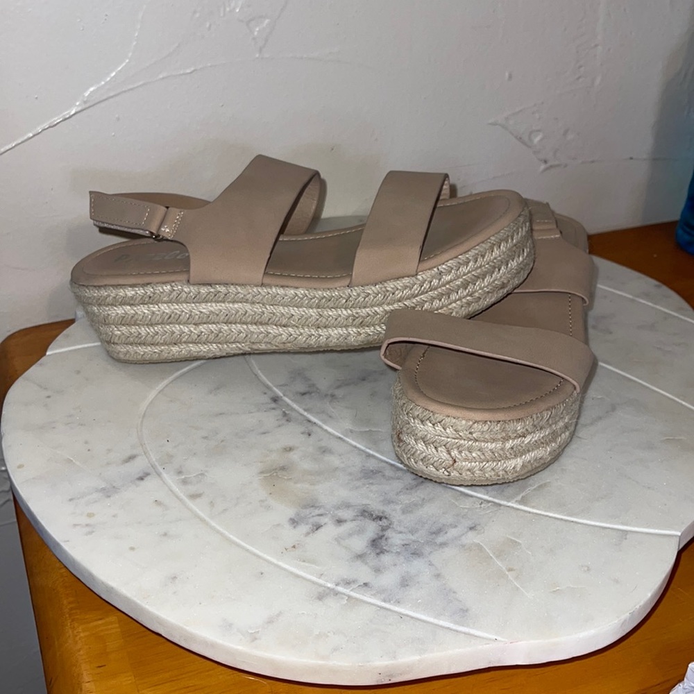 PAZZLE Platform sandals / wedges size 8 1/2 women’s
